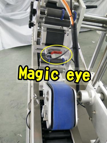 उच्च गति डेल्टा सर्वो लेबलिंग मोटर चालक शीशी लेबलिंग मशीन छोटी गोल बोतलों के लिए