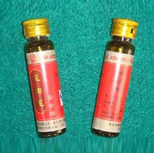 शराब की बोतल शीशी लेबलिंग मशीन पूरी तरह से स्वचालित 220V 2kw आसान ऑपरेशन