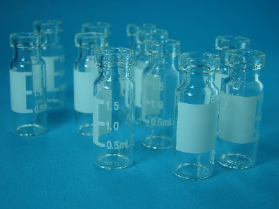 सिरप स्वयं चिपकने वाला गोल बोतल स्टिकर लेबलिंग मशीन 2000 X 1100 X 1300 मिमी