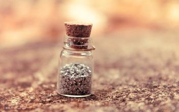 उच्च गति SUS304 अर्थव्यवस्था स्वचालित जार और बोतलें चिपकने वाली स्टीकर के लिए शीशी लेबलिंग मशीन