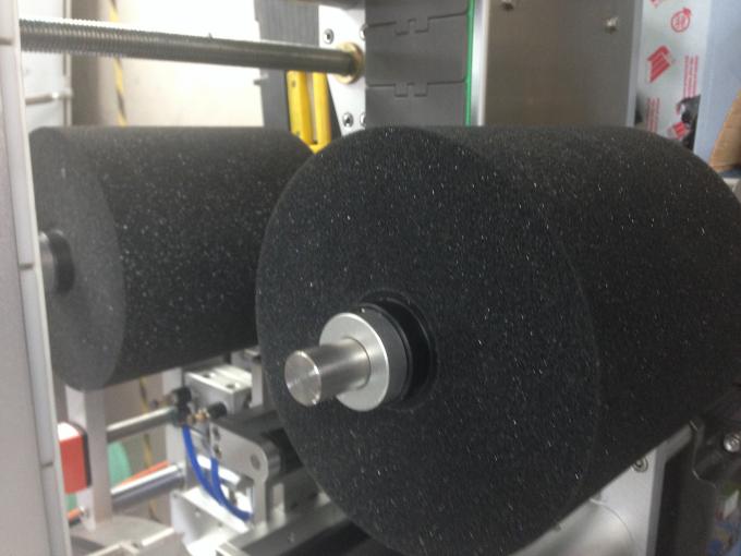 सर्वर मोटर बोतल लेबलर मशीन दौर / फ्लैट / Sqaure बोतल के लिए