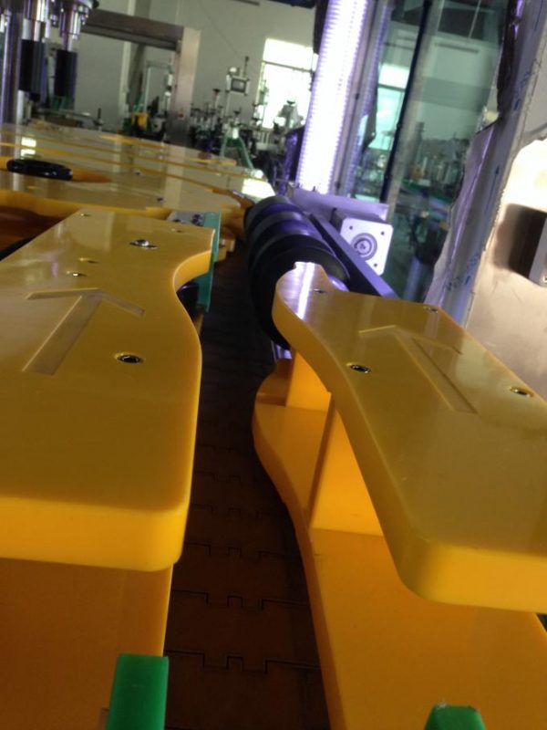 उच्च उत्पादन शराब / बीयर की बोतल लेबलिंग मशीन, गोल बोतल लेबलर