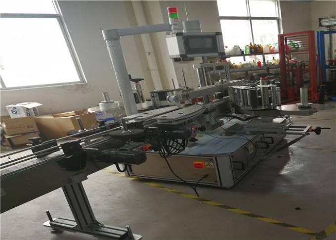 रासायनिक, पानी प्लास्टिक की बोतल छड़ी 3 लेबल के लिए स्वयं चिपकने वाला स्टीकर लेबलिंग मशीन