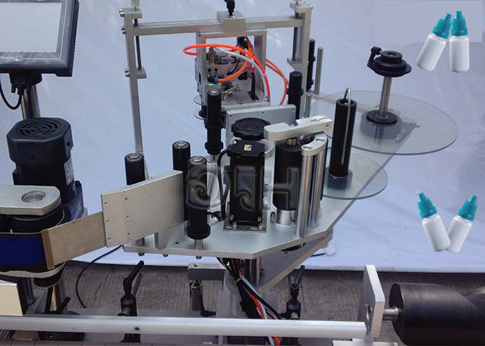 चीन शीर्ष / नीचे पक्षों स्वचालित स्टीकर के साथ खड़ी स्टीकर गोल बोतल लेबलिंग मशीन