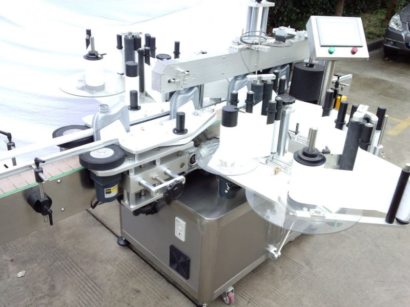 चीन CE प्रमाण पत्र स्वचालित बोतल लेबलिंग उपकरण ग्लास बोतल डबल साइड स्टीकर आपूर्तिकर्ता