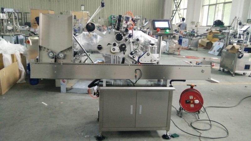 चीन उच्च गति छोटे दौर डिब्बे लेबल चिपकने वाली मशीन, सौंदर्य प्रसाधन आपूर्तिकर्ता के लिए आंख काली बोतल लेबल स्टीकर मशीन