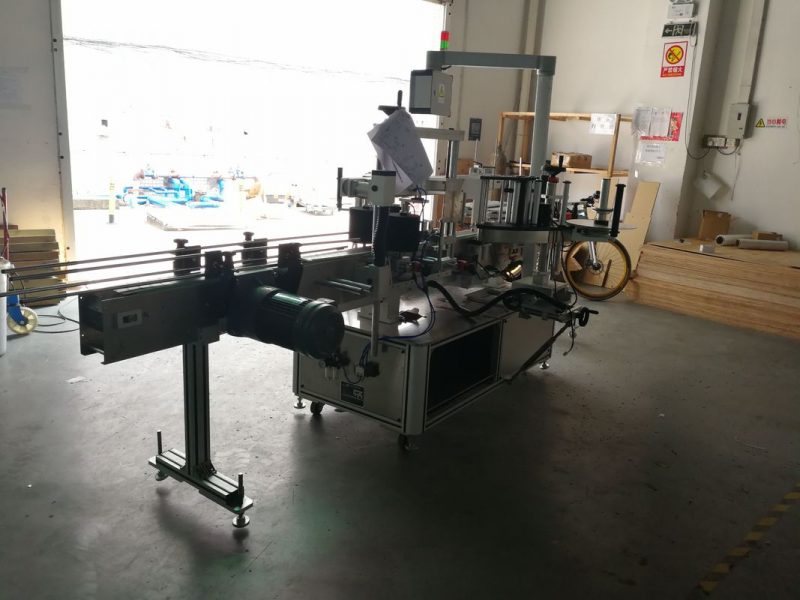 चीन फ्लैट बोतल दबाव संवेदनशील लेबलिंग मशीन एक तरफ या दो पक्षों आपूर्तिकर्ता