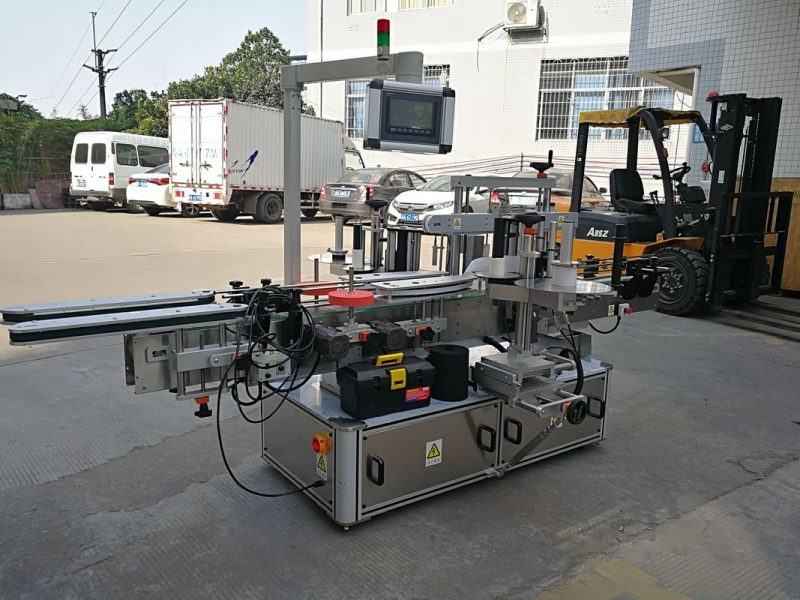 चीन शैम्पू बोतल डबल साइड स्टिक लेबलिंग मशीन पूर्ण स्वचालित आपूर्तिकर्ता